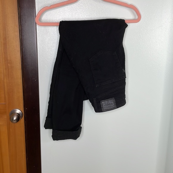 Levi’s Classic Midrise Skinny Jean - Picture 1 of 3